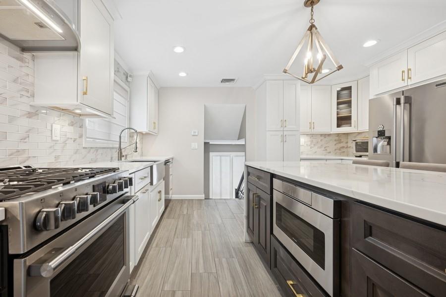 3032 Hewlett Avenue, Merrick, New York image 10