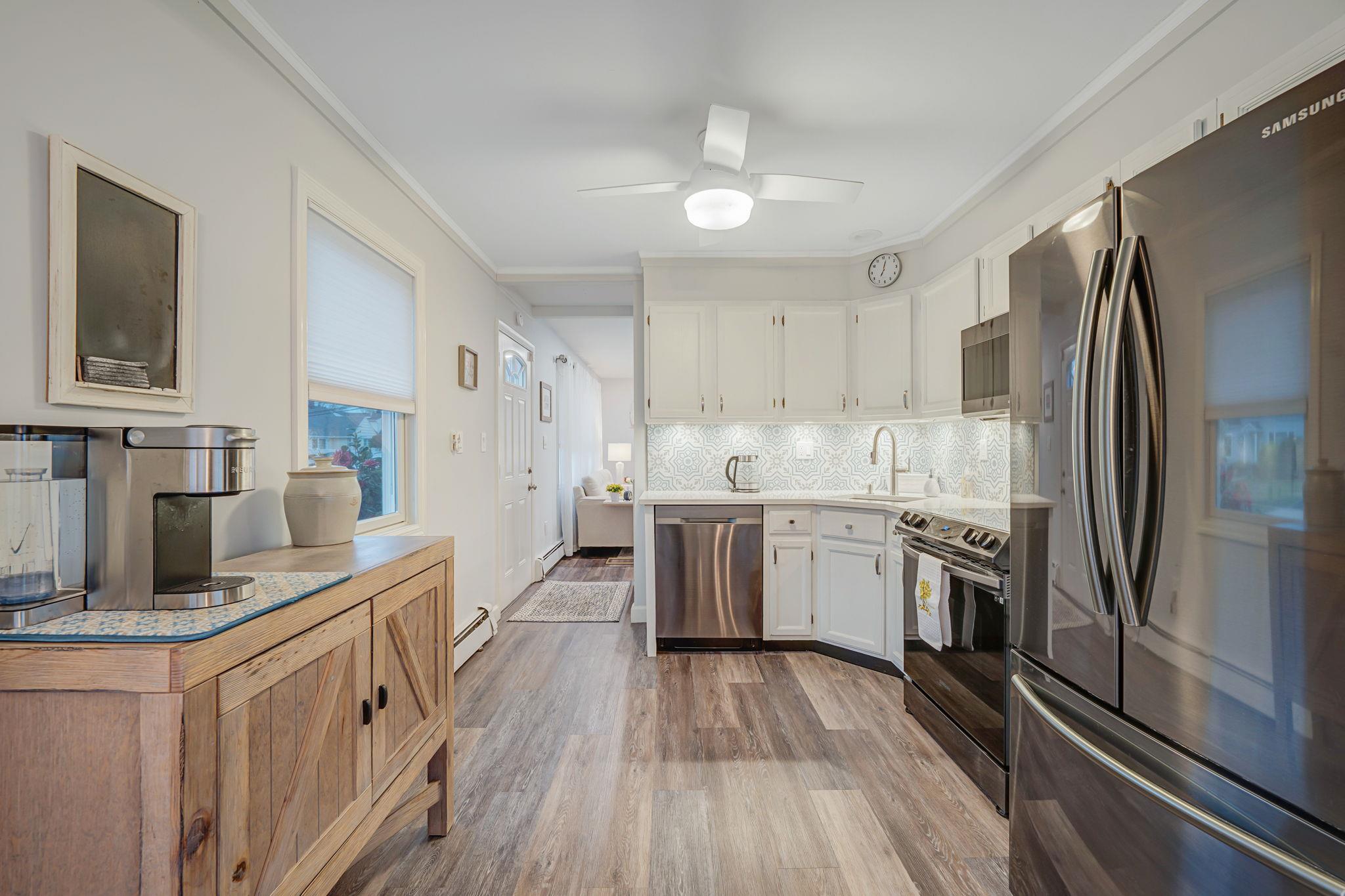 20 Harbor Lane, Levittown, New York image 5