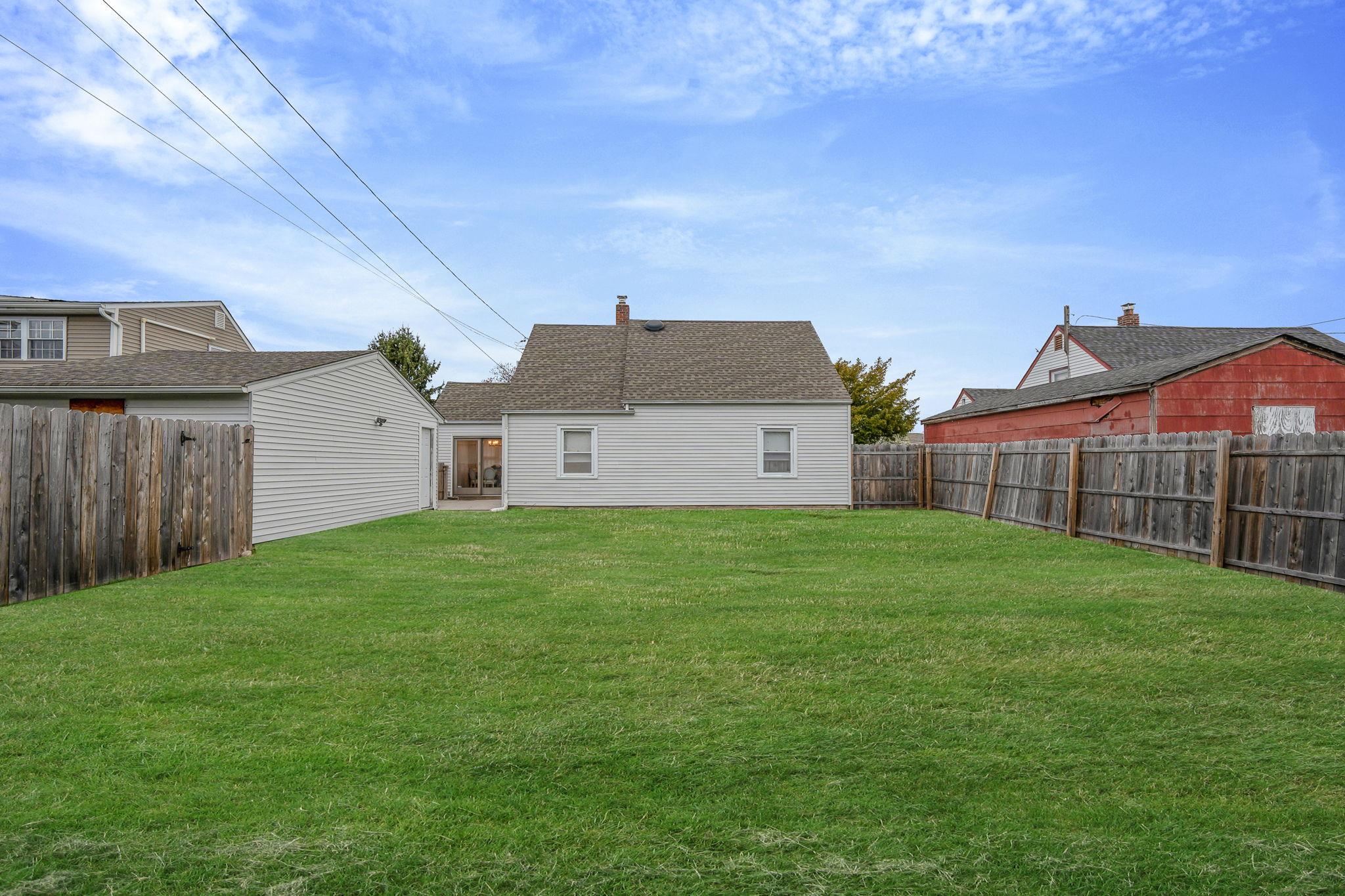 20 Harbor Lane, Levittown, New York image 24