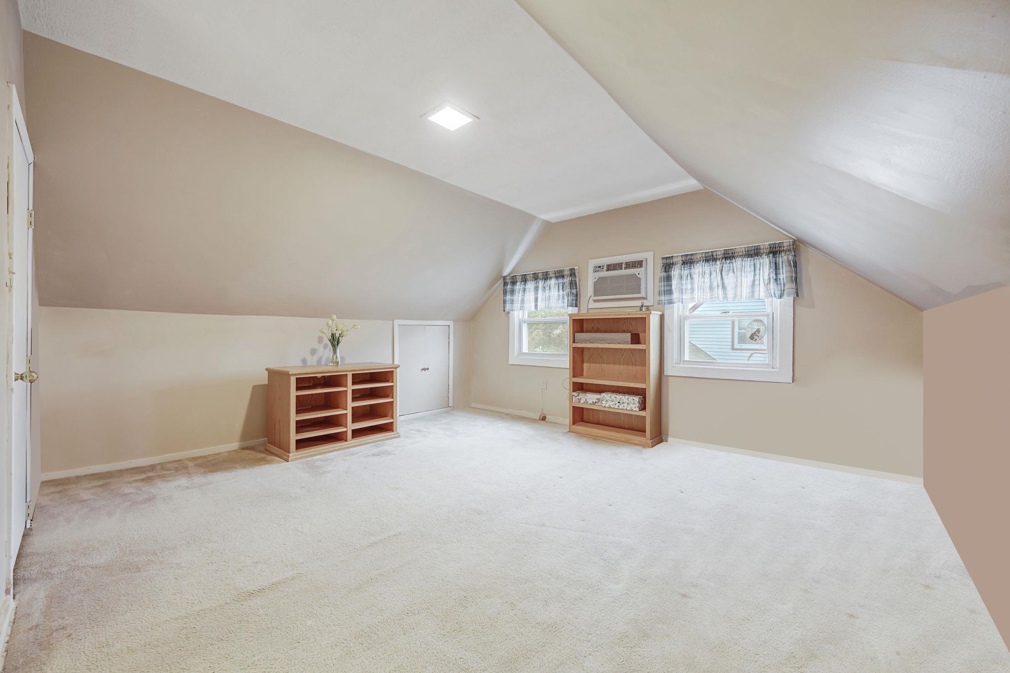 20 Harbor Lane, Levittown, New York image 19