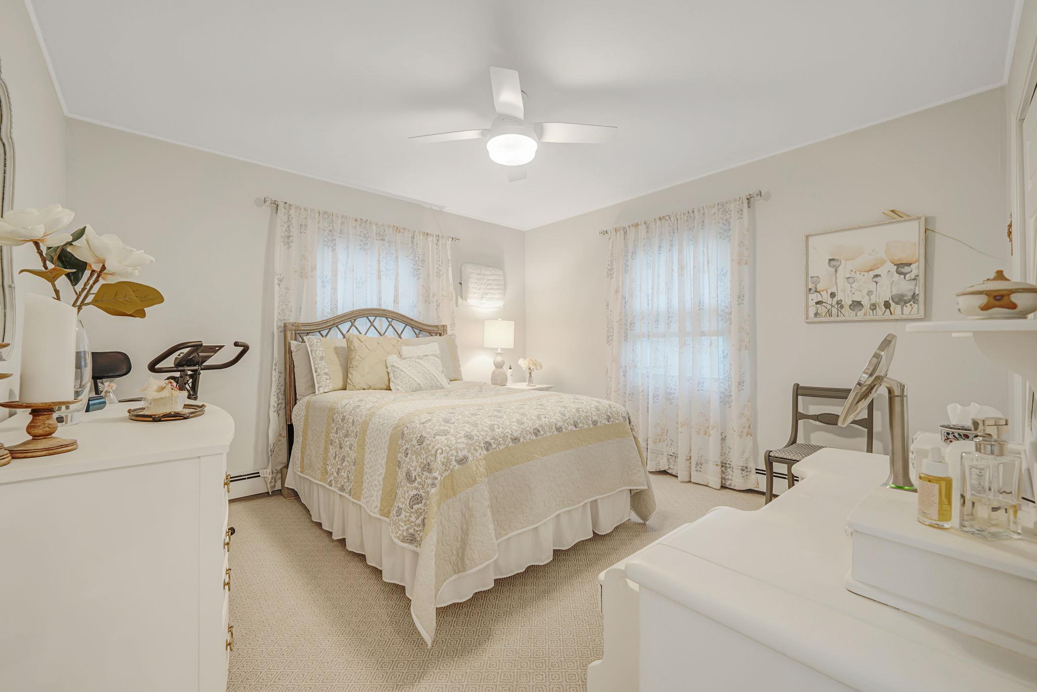 20 Harbor Lane, Levittown, New York image 12