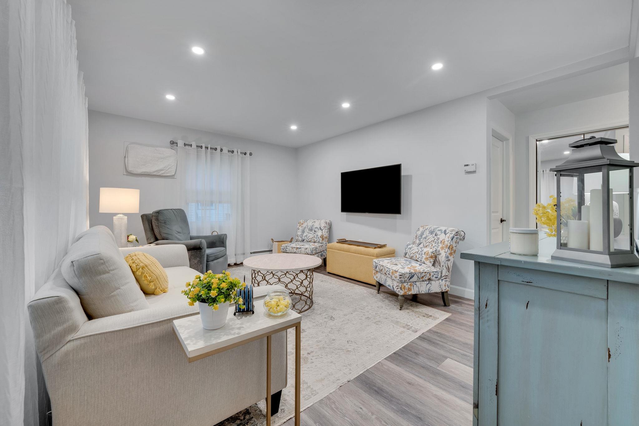 20 Harbor Lane, Levittown, New York image 9