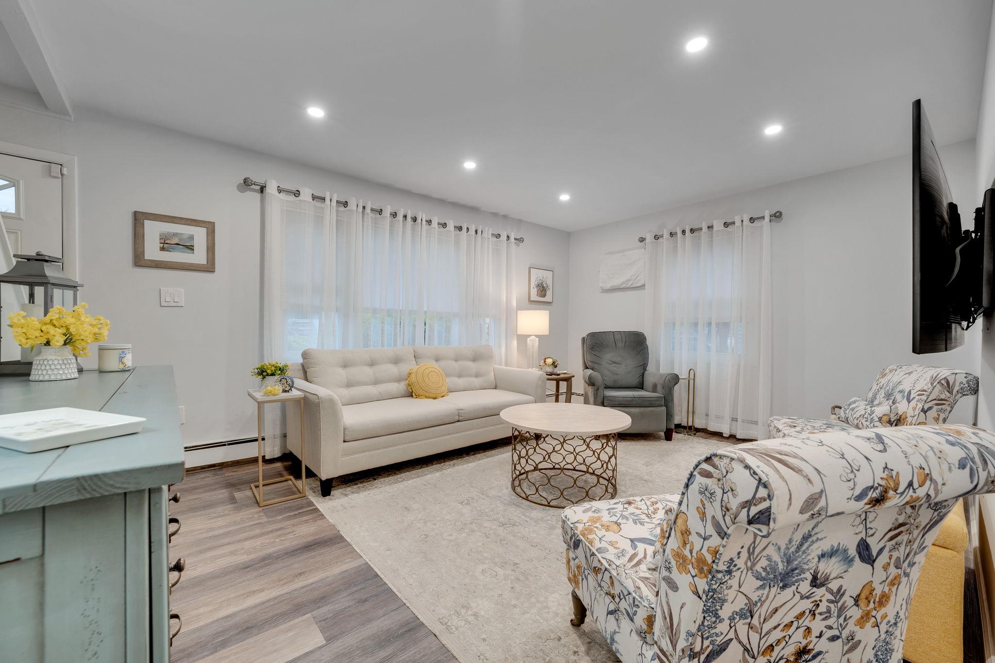 20 Harbor Lane, Levittown, New York image 11