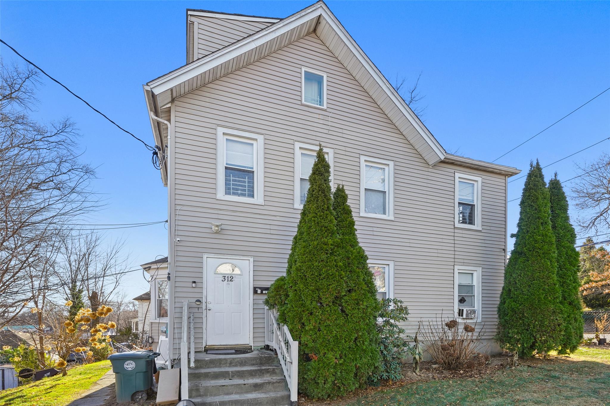 William Street, Port Chester, New York - 4 Bedrooms  
2 Bathrooms - 