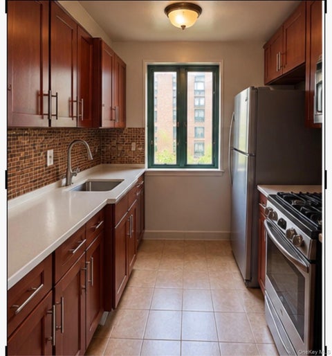 Photo of 1491 West Avenue #2G, Bronx, NY 10462 (MLS # 1063881)