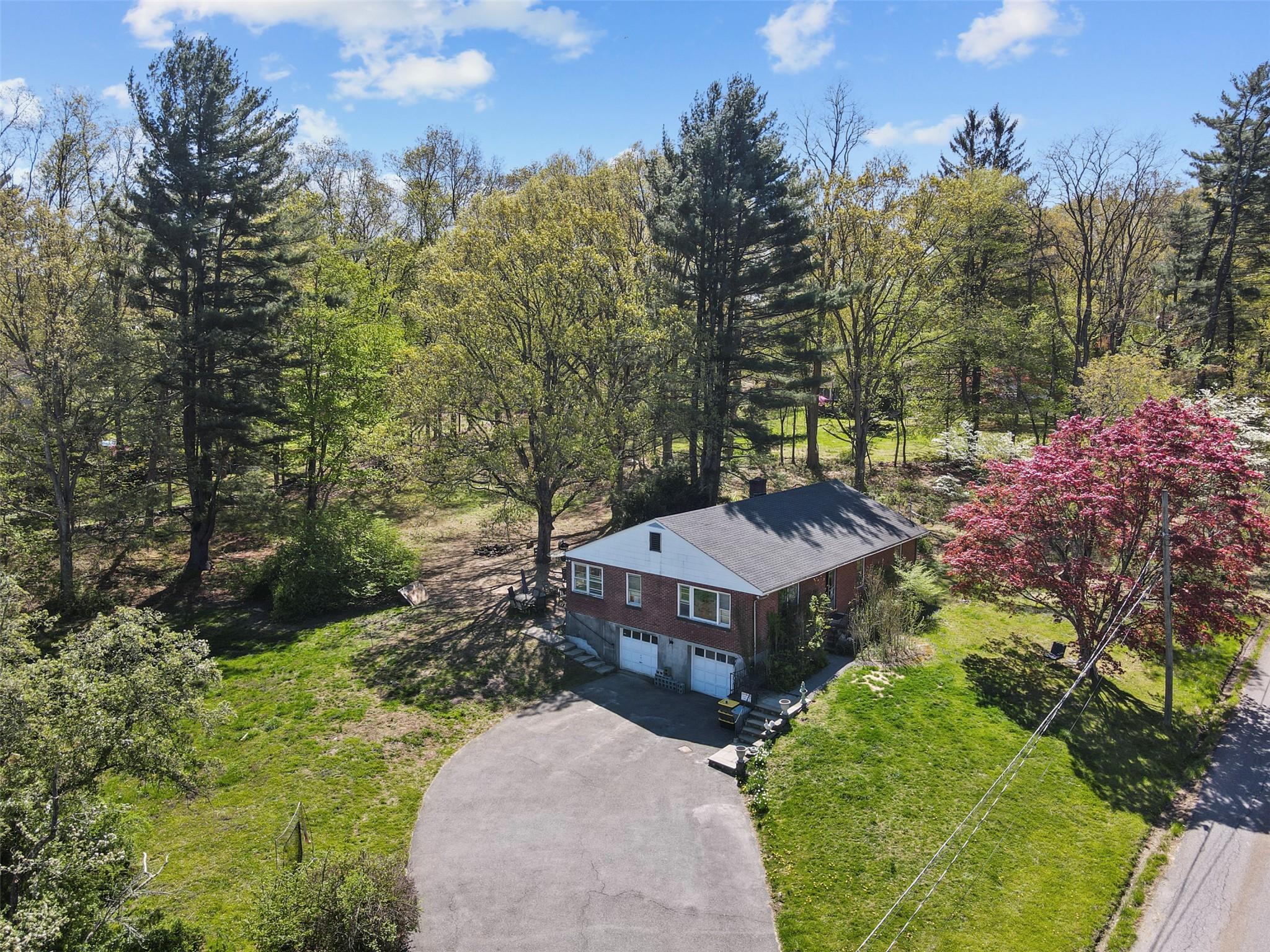 11 South Lane, Katonah, New York image 1