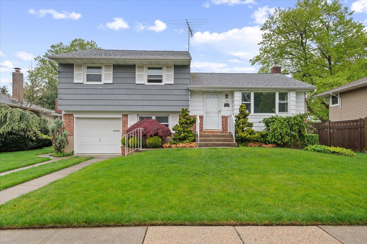 16 Bradley Street, Plainview, New York image 1