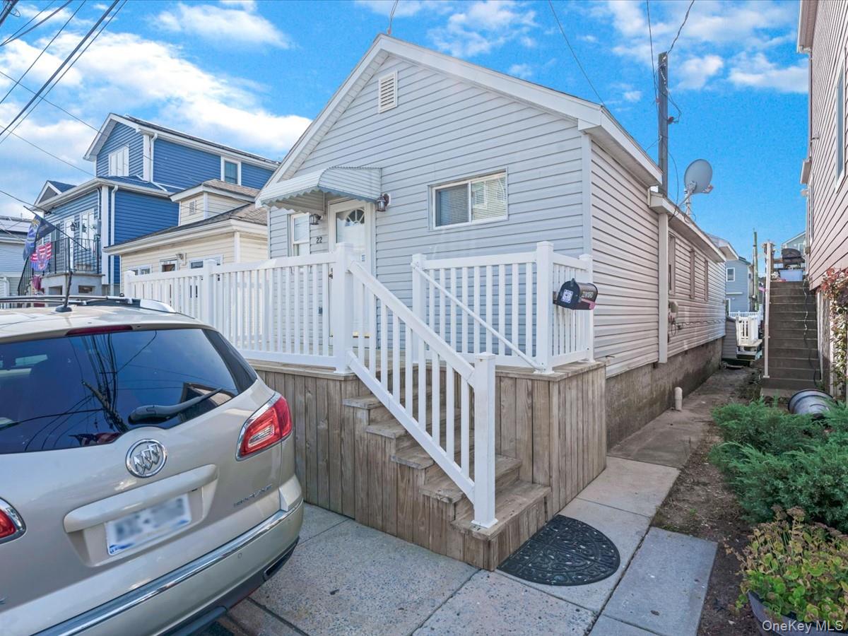 22 W 10th Road