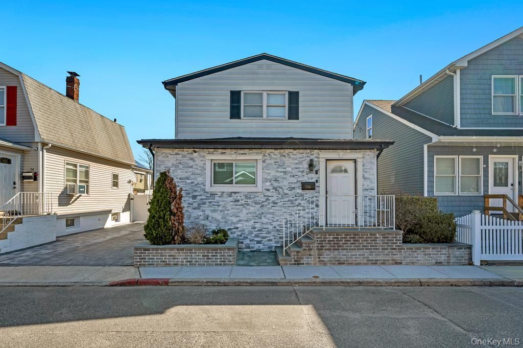 Photo of 78 Claridge Avenue, Elmont, NY 11003 (MLS # 978066)