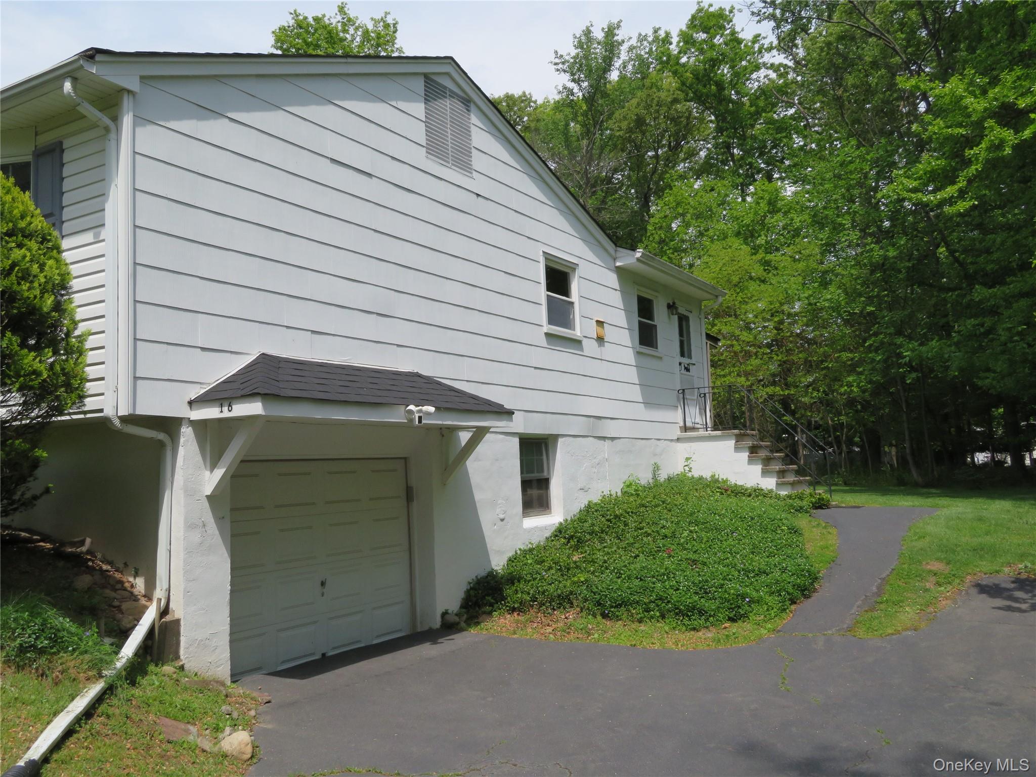16 Oak Road