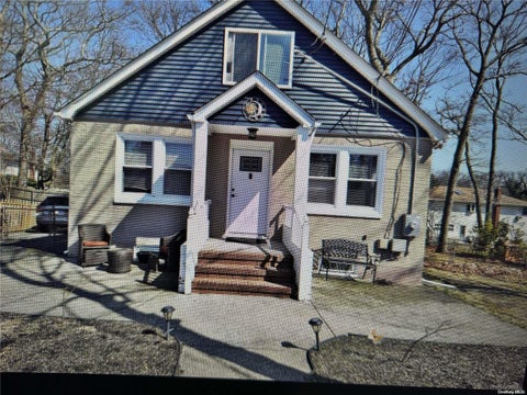 Homes For Sale - 53 W 8th Street<br/> Ronkonkoma, NY 11779
