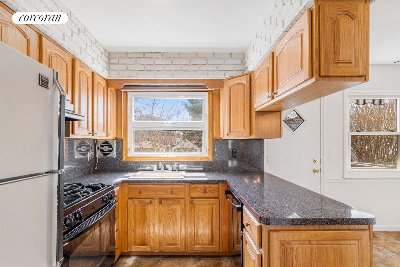 98 Kennington St, Staten Island, New York image 7