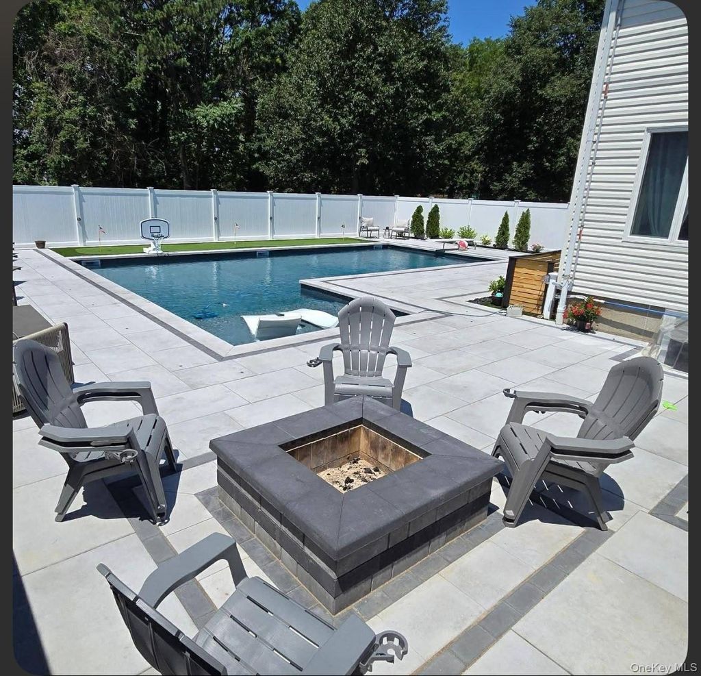 Photo of 6 Crusader Lane, Nesconset, NY 11767 (MLS # 979794)