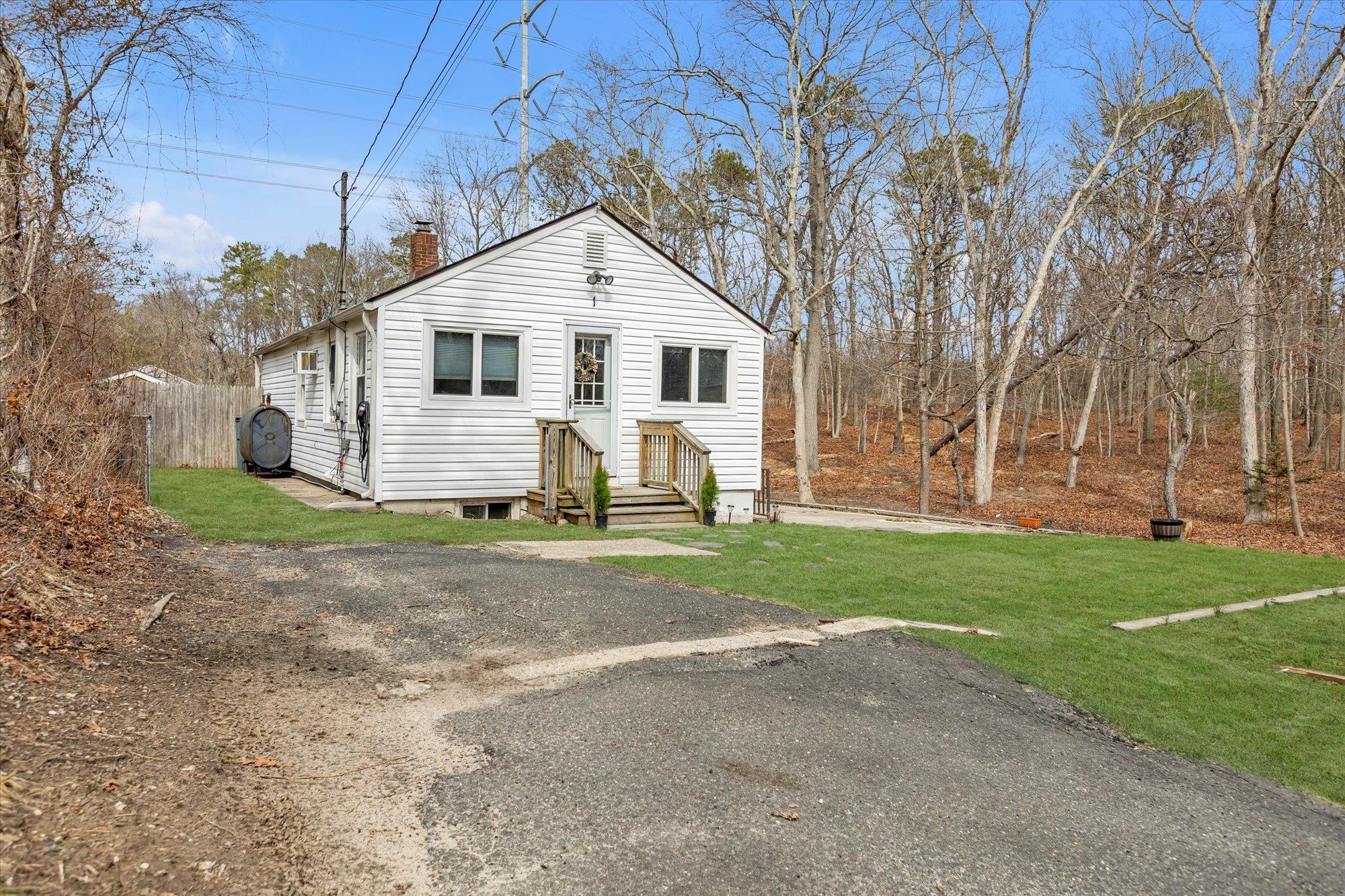1 Rexmere Avenue, Farmingville, New York image 20