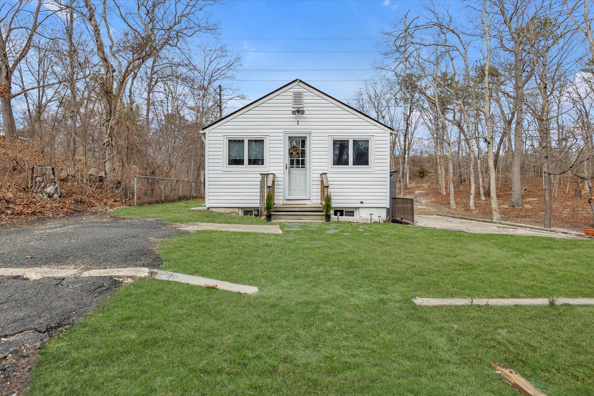 1 Rexmere Avenue, Farmingville, New York image 21
