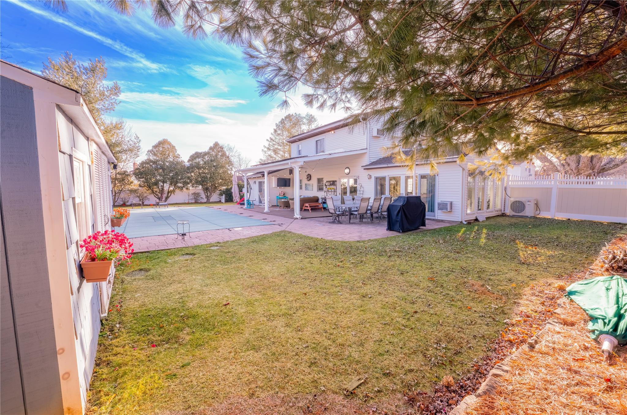 36 Orleans Green, Coram, New York image 27