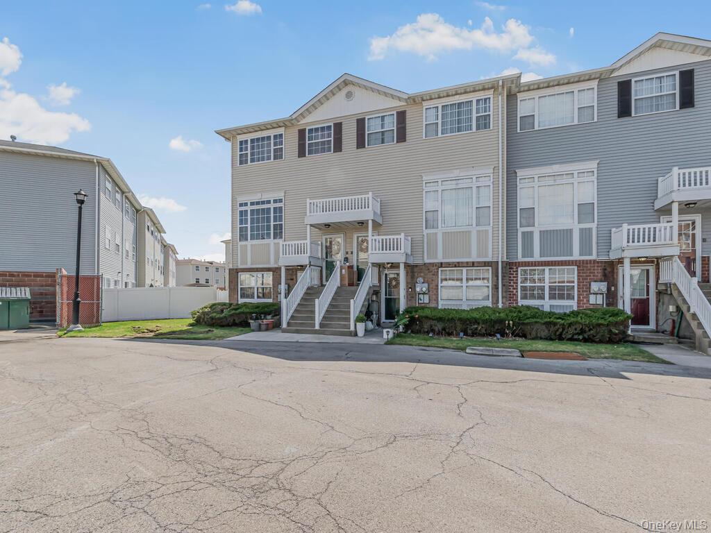 85 Admiral Court 87