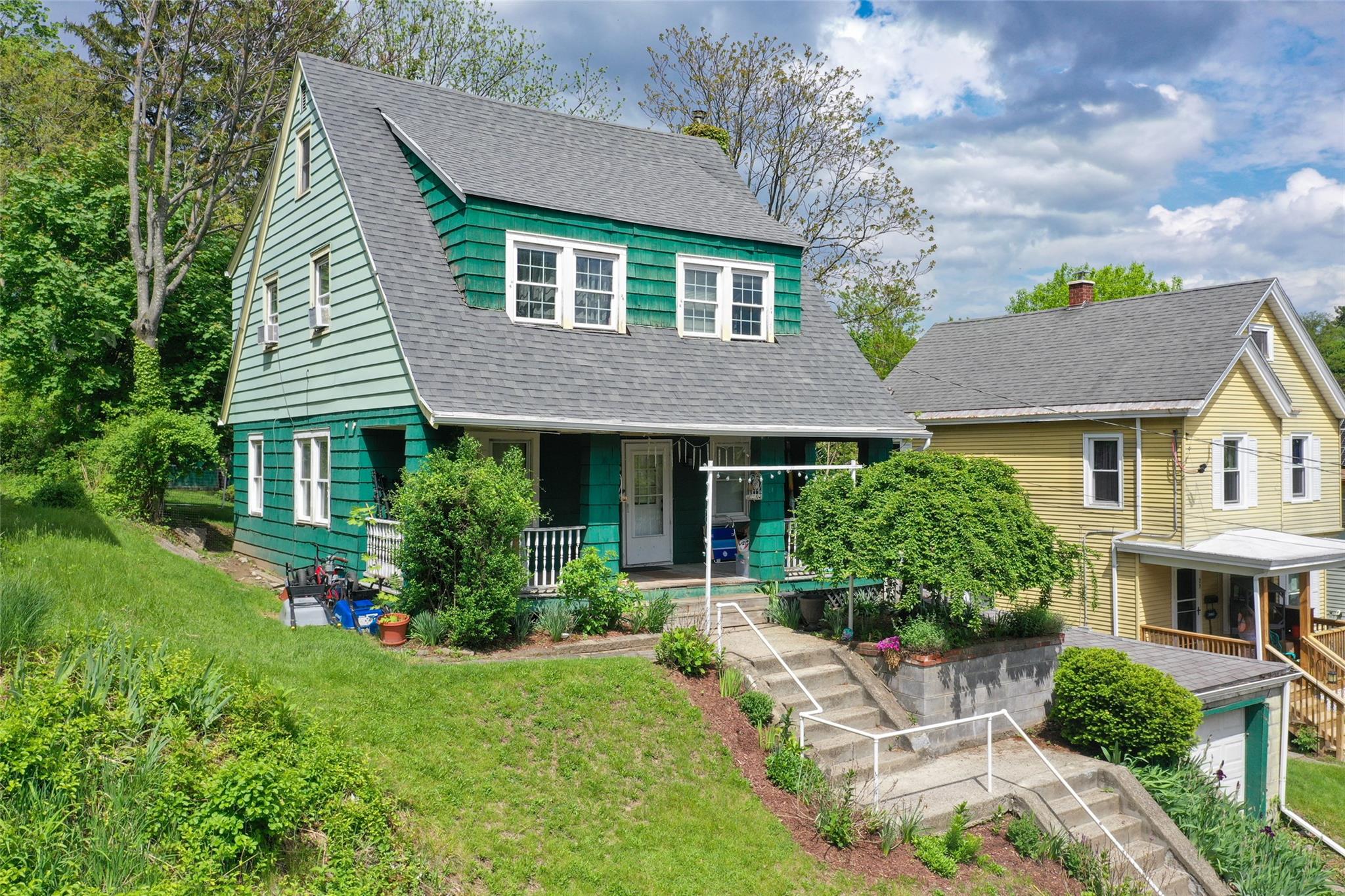 Park Street, Kingston, New York - 3 Bedrooms  
1 Bathrooms  
7 Rooms - 
