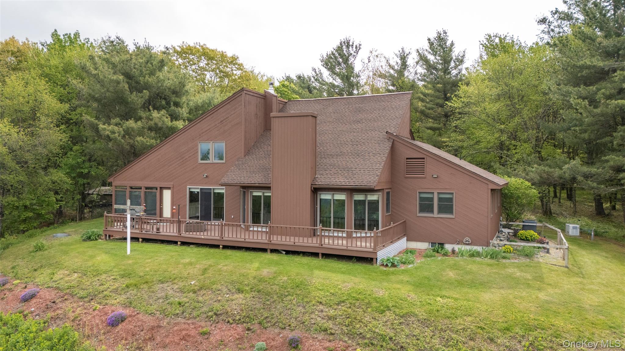 East Chatham, New York 12060, United States, 3 Bedrooms Bedrooms, ,3 BathroomsBathrooms,Residential,Active,135401