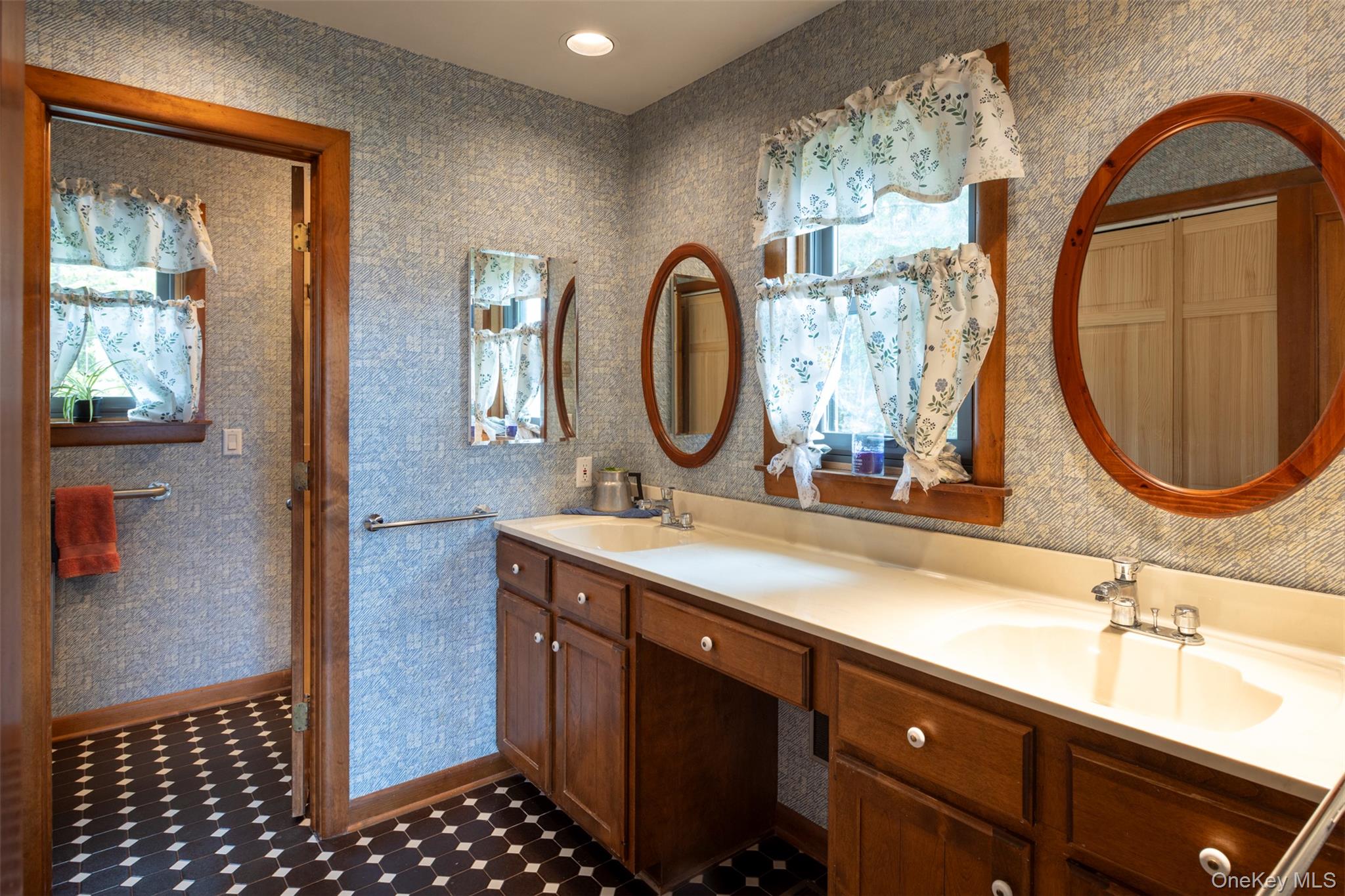 East Chatham, New York 12060, United States, 3 Bedrooms Bedrooms, ,3 BathroomsBathrooms,Residential,Active,135401