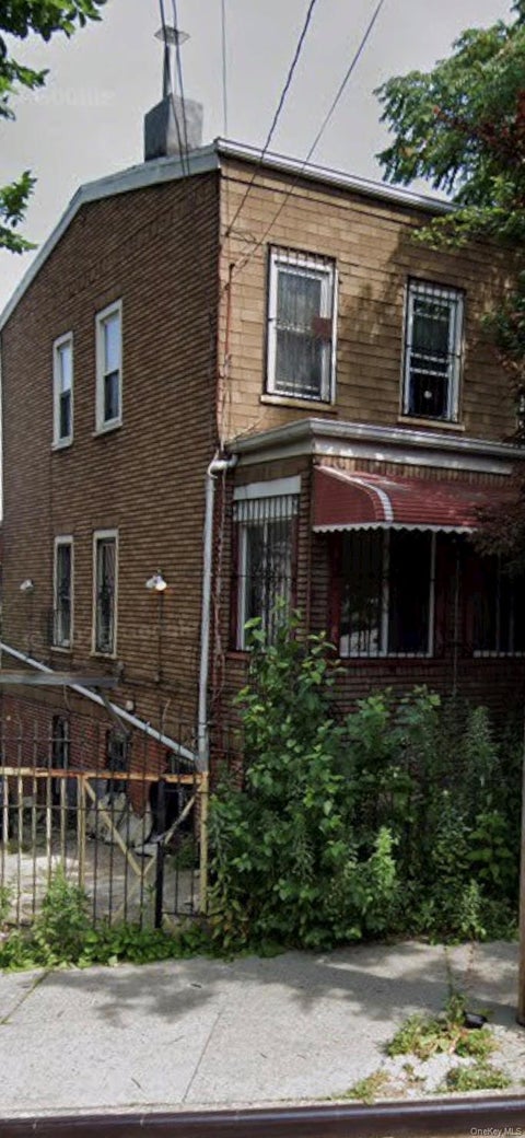Homes For Sale - 3035 Albany Crescent<br/> Bronx County, Bronx, NY 10463