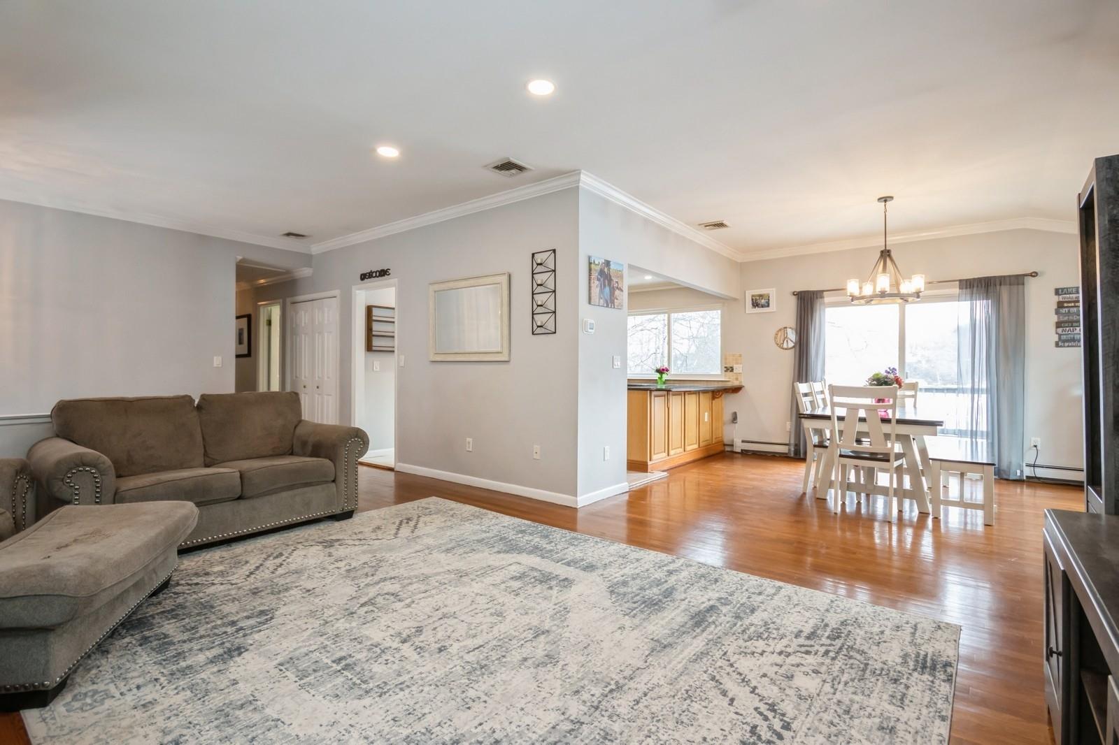 56 Ruth Road, Cortlandt Manor, New York image 3