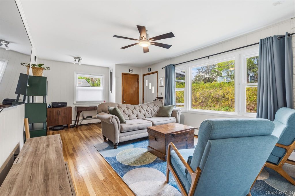 Photo of 198A Locust Avenue, Cortlandt Manor, NY 10567 (MLS # 984889)