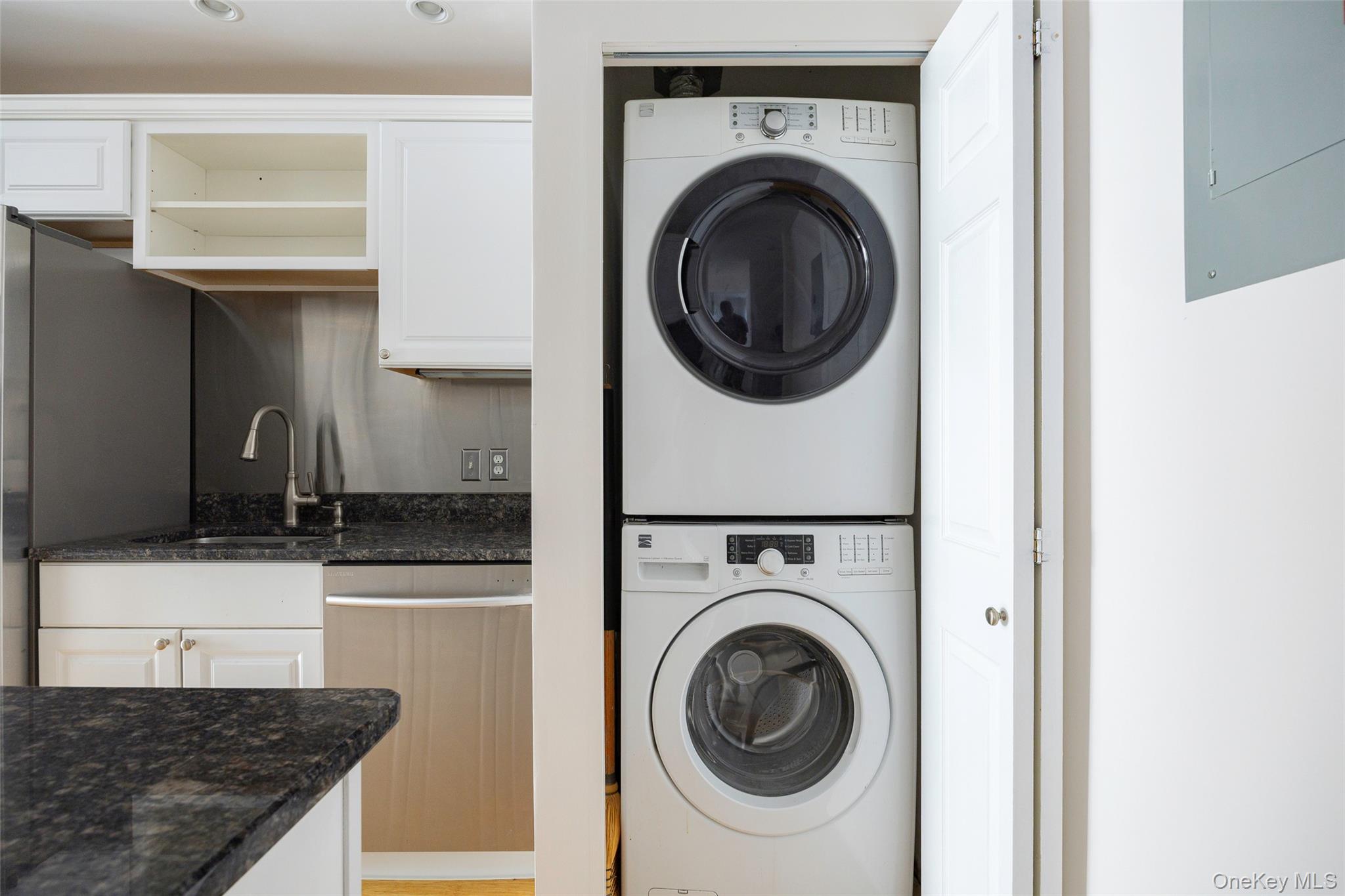 Poughkeepsie, New York 12603, United States, 2 Bedrooms Bedrooms, ,1 BathroomBathrooms,Residential,Active,198381