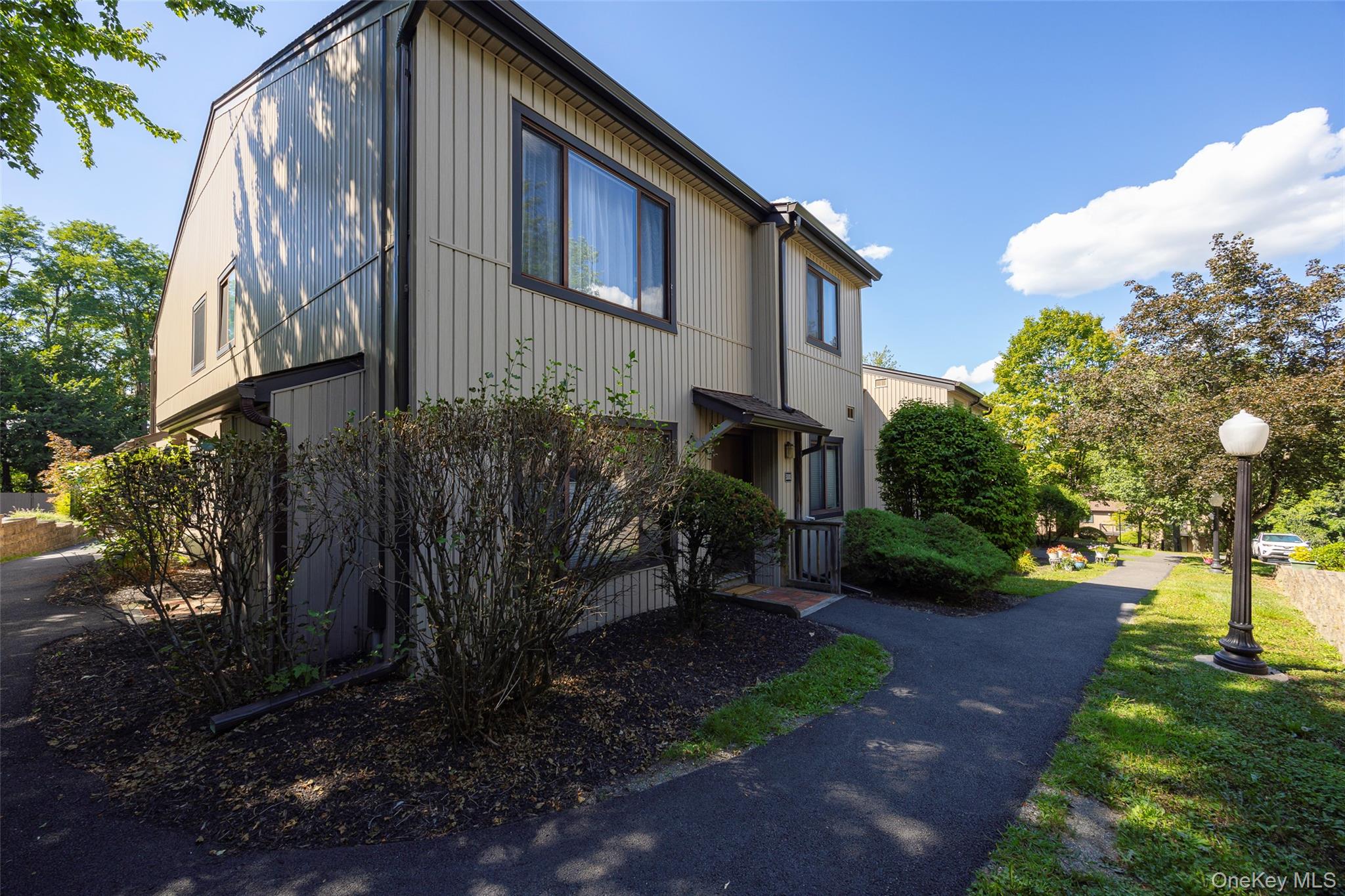 Poughkeepsie, New York 12603, United States, 2 Bedrooms Bedrooms, ,1 BathroomBathrooms,Residential,Active,198381