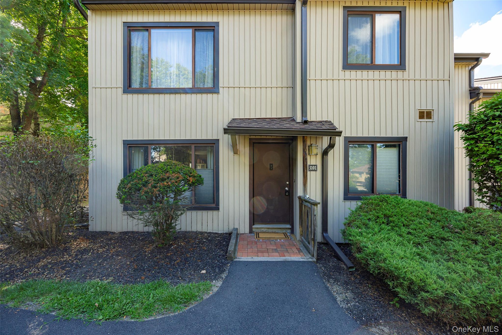 Poughkeepsie, New York 12603, United States, 2 Bedrooms Bedrooms, ,1 BathroomBathrooms,Residential,Active,198381