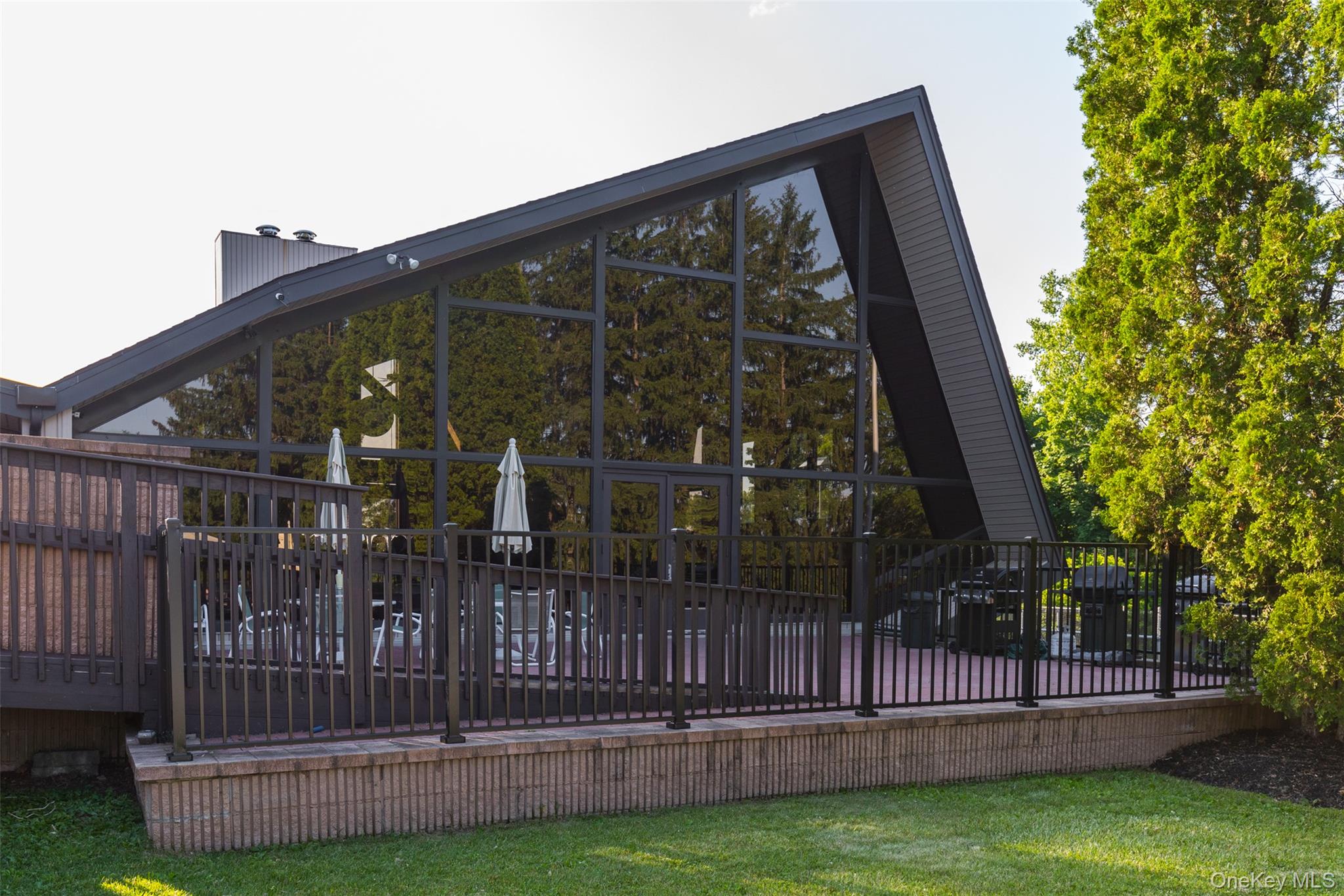 Poughkeepsie, New York 12603, United States, 2 Bedrooms Bedrooms, ,1 BathroomBathrooms,Residential,Active,198381