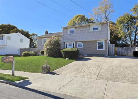 Photo of 12 Willow Street, Selden, NY 11784 (MLS # 929703)