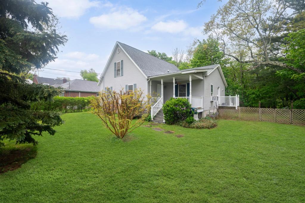 77 Woodhull Avenue