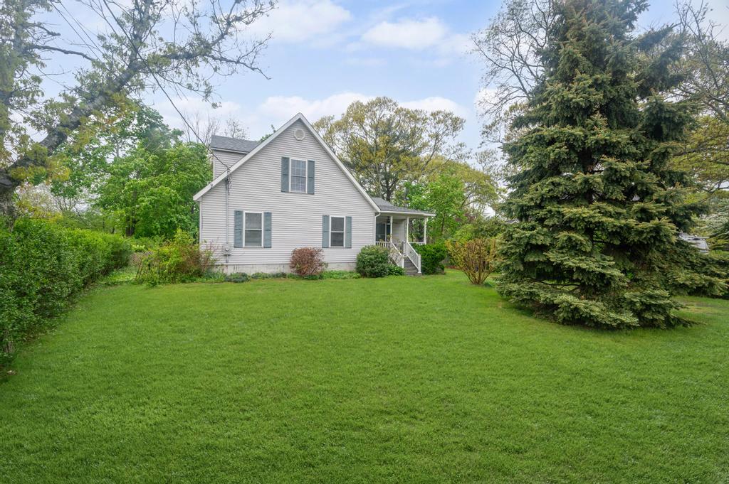77 Woodhull Avenue