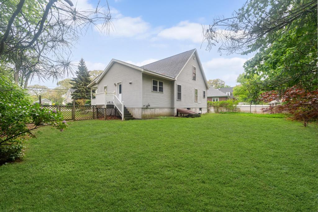77 Woodhull Avenue