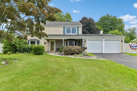 Homes For Sale - 21 Manchester Lane<br/> Stony Brook, NY 11790
