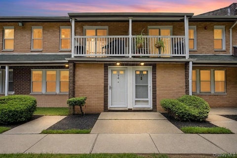 Condo For Sale - 194 Artist Lake Drive #194<br/> Suffolk County, Middle Island, NY 11953