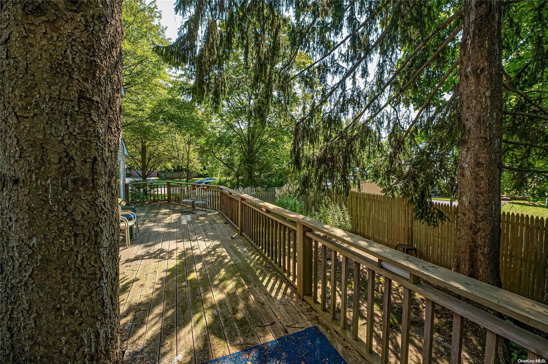 4 Greg Lane, East Northport, New York image 15