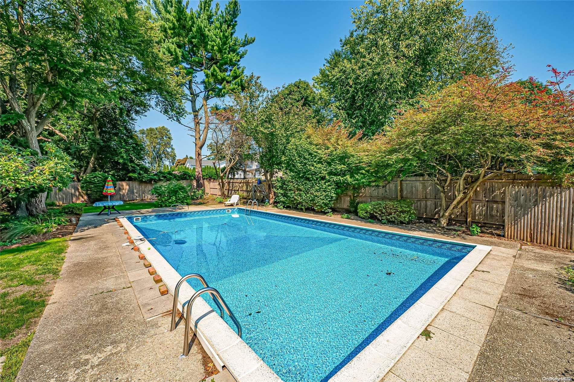 4 Greg Lane, East Northport, New York image 17