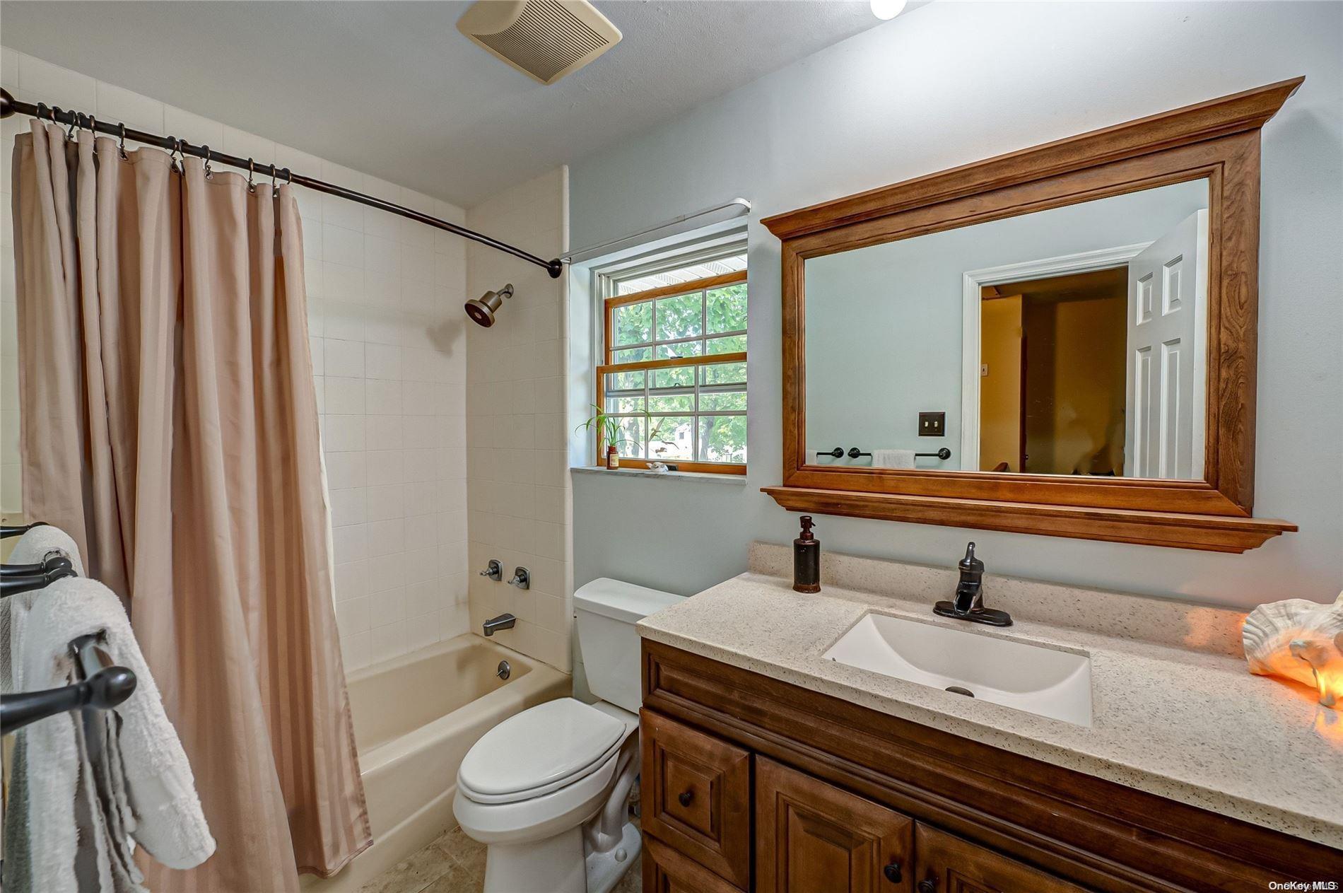 4 Greg Lane, East Northport, New York image 10