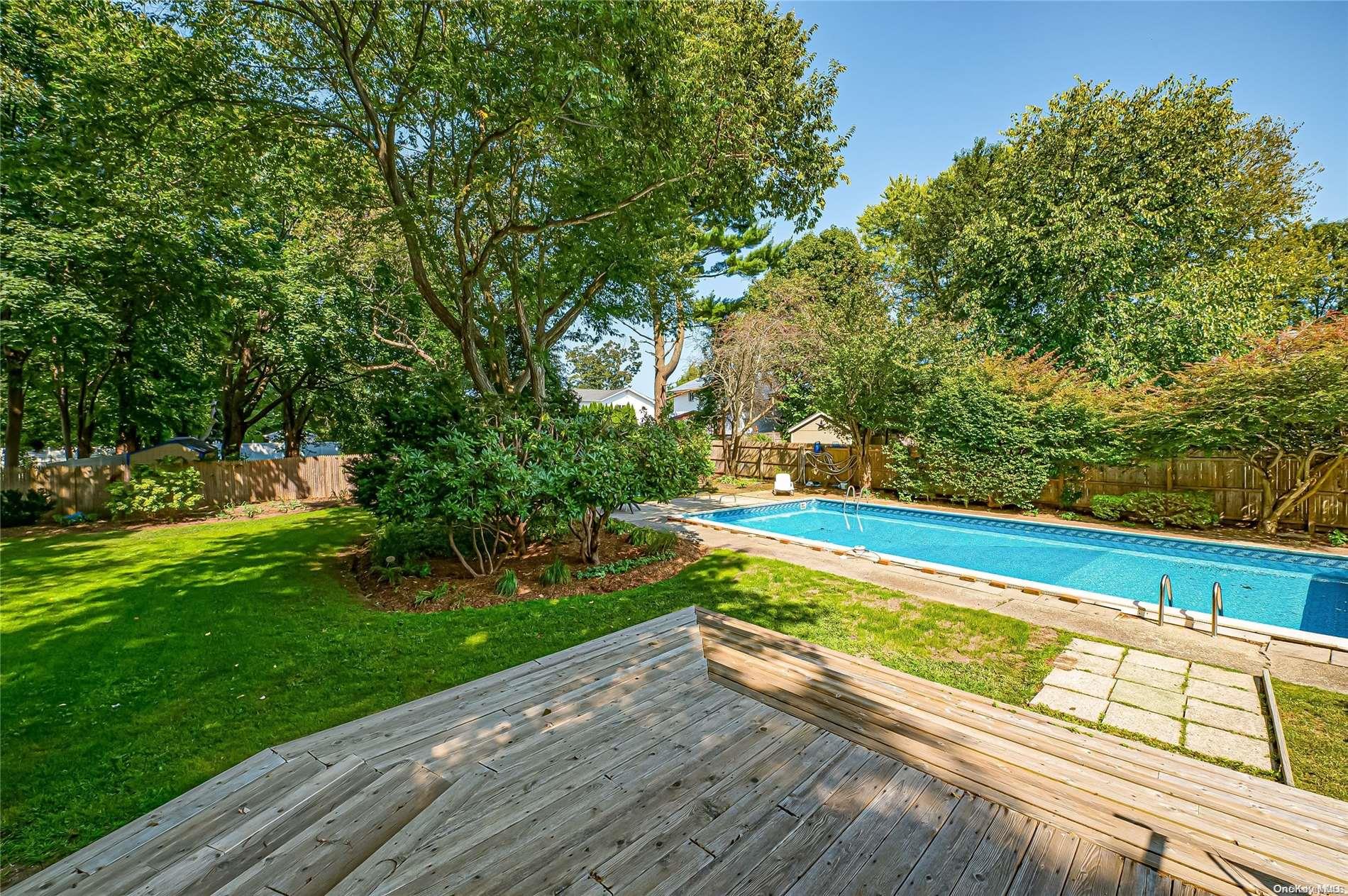4 Greg Lane, East Northport, New York image 16