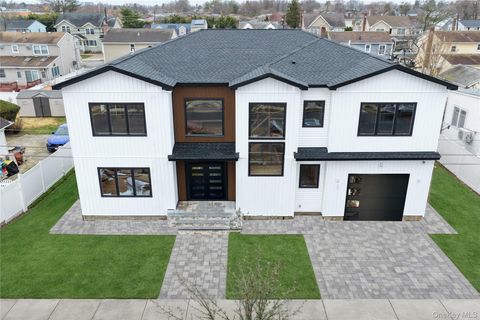 1025 Mirabelle Avenue, Westbury, NY 11590 - MLS#: 954573