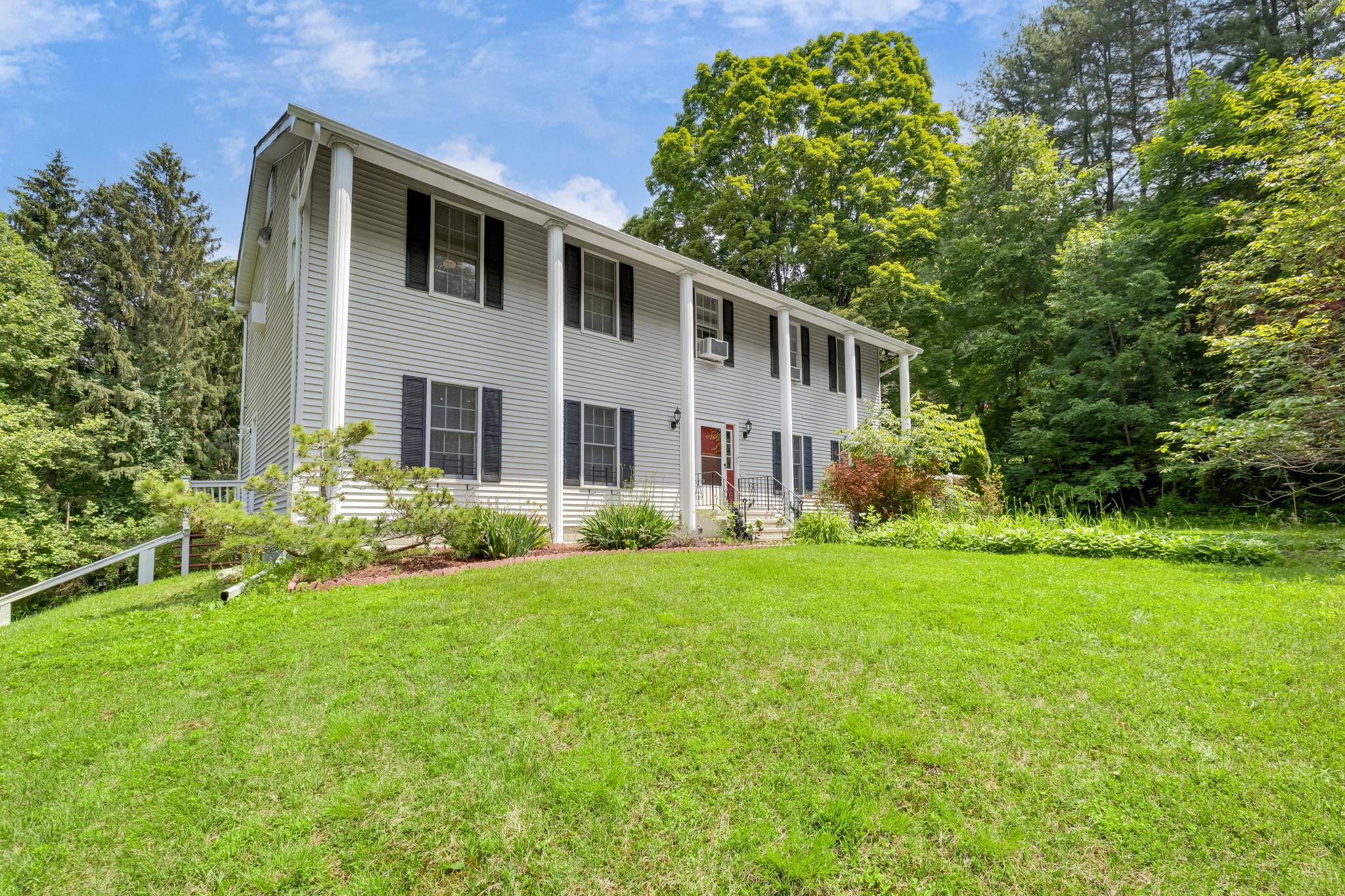 8 Mueller Mountain Road, Putnam Valley, New York image 2