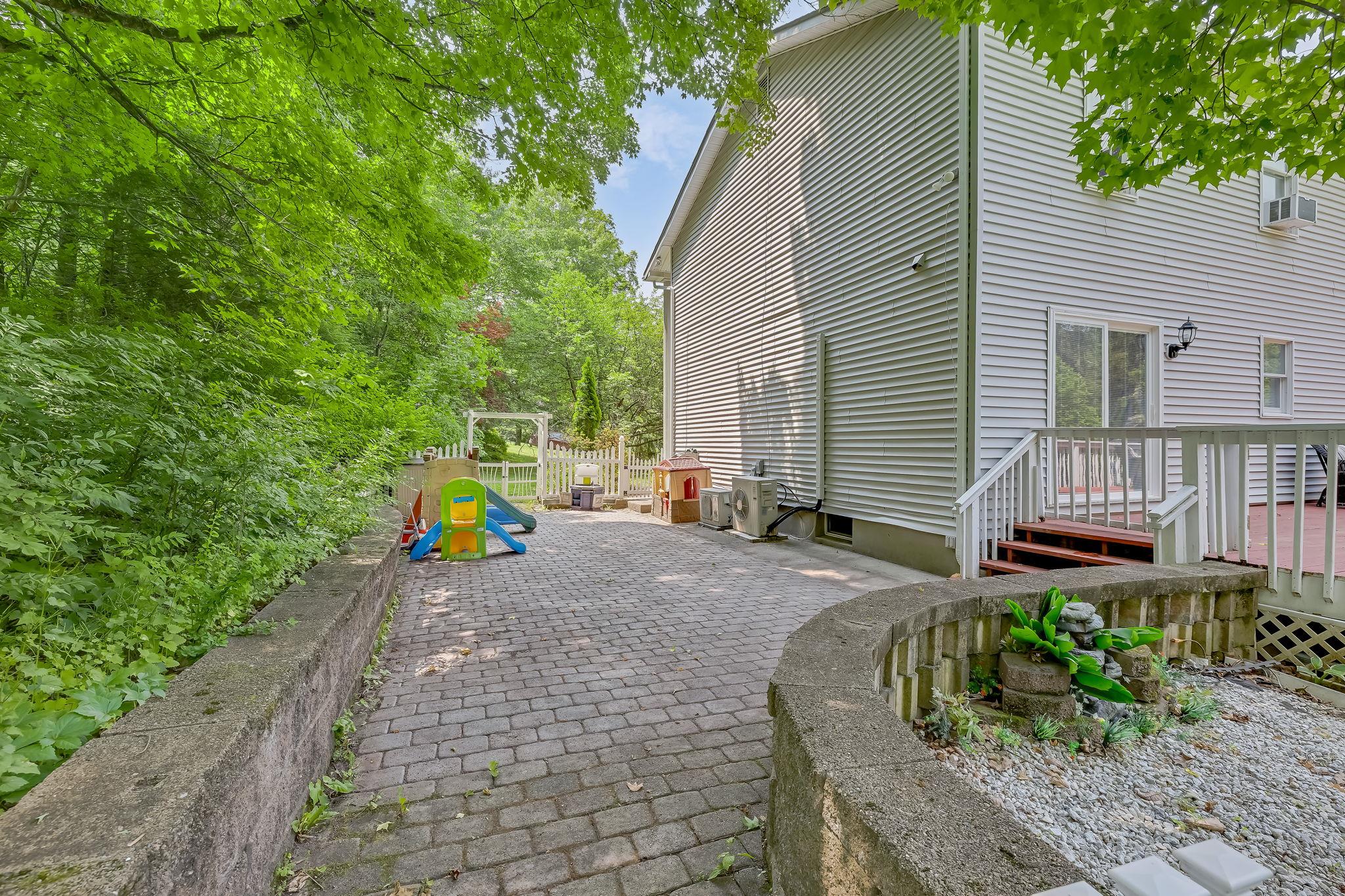 8 Mueller Mountain Road, Putnam Valley, New York image 39