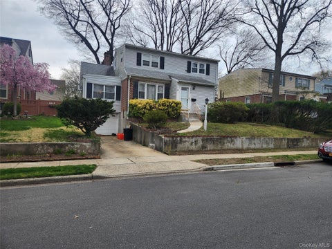 Homes For Sale - 899 Cleveland Street<br/> West Hempstead, NY 11552