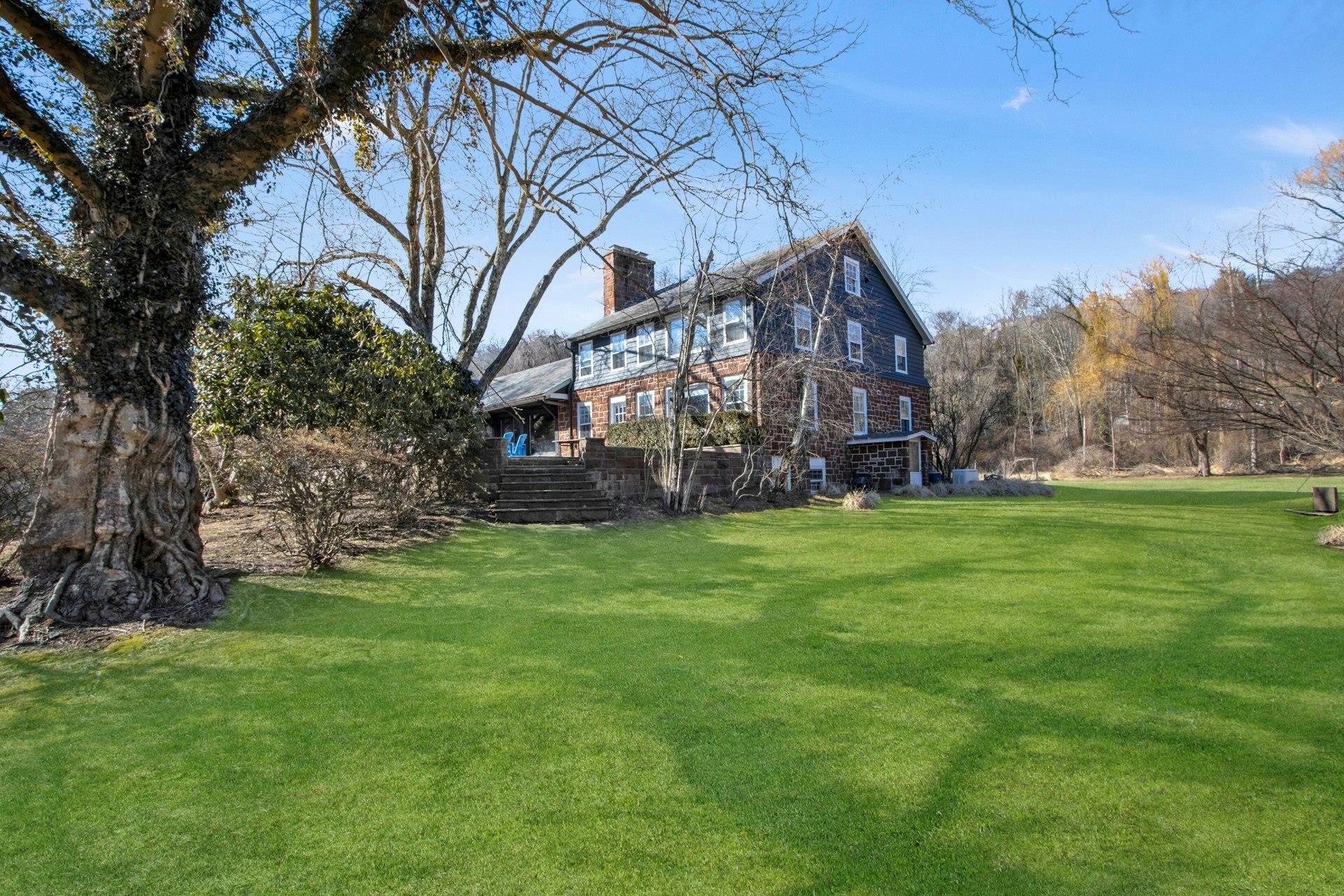 374 S Mountain Road, New City, New York image 42