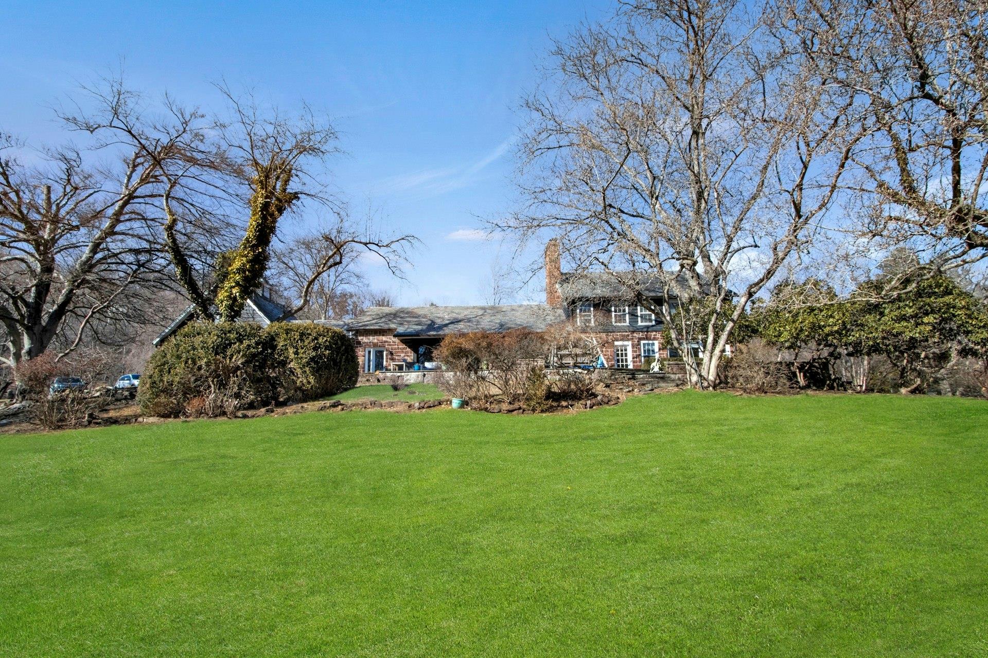 374 S Mountain Road, New City, New York image 6