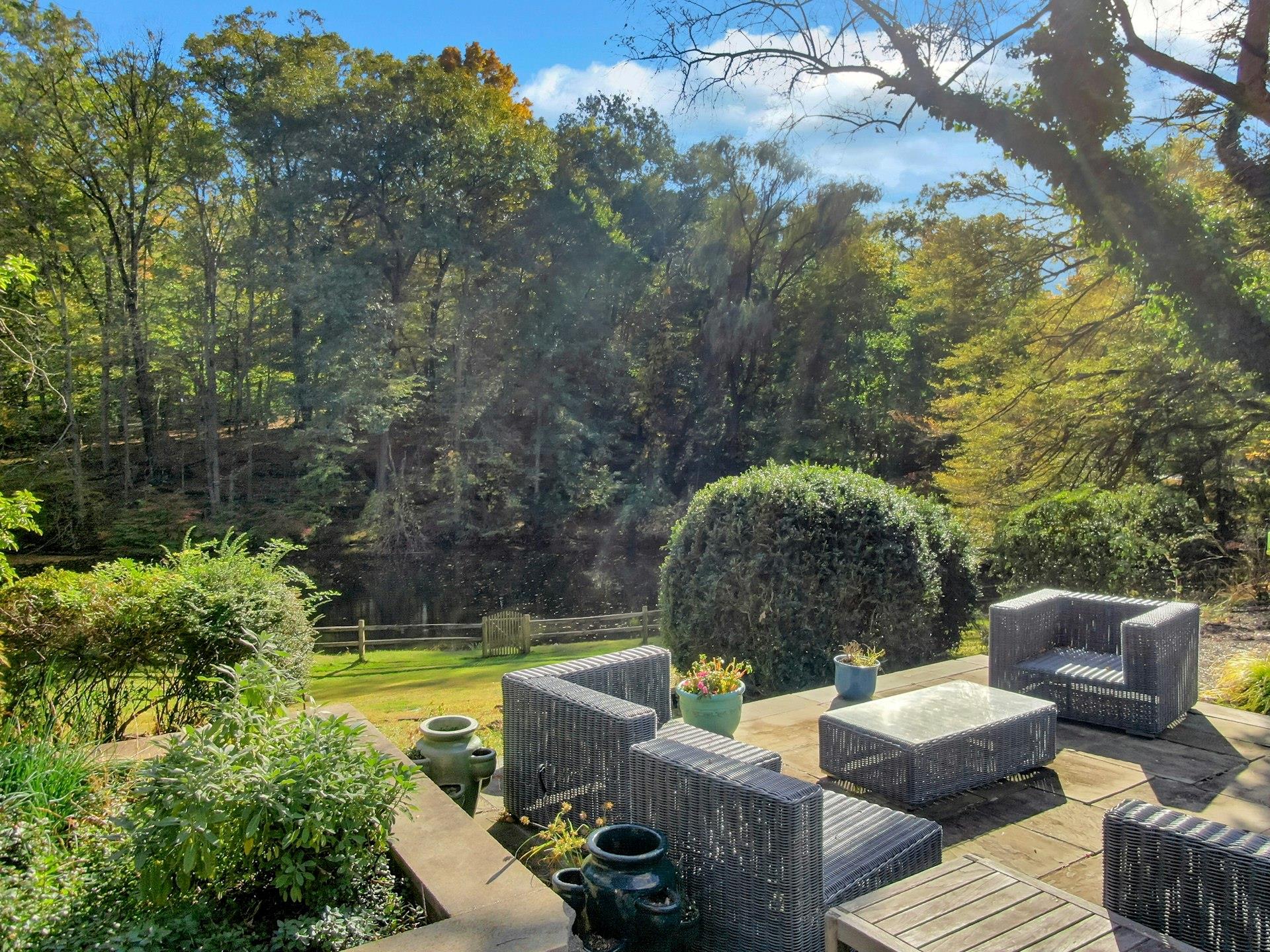 374 S Mountain Road, New City, New York image 4