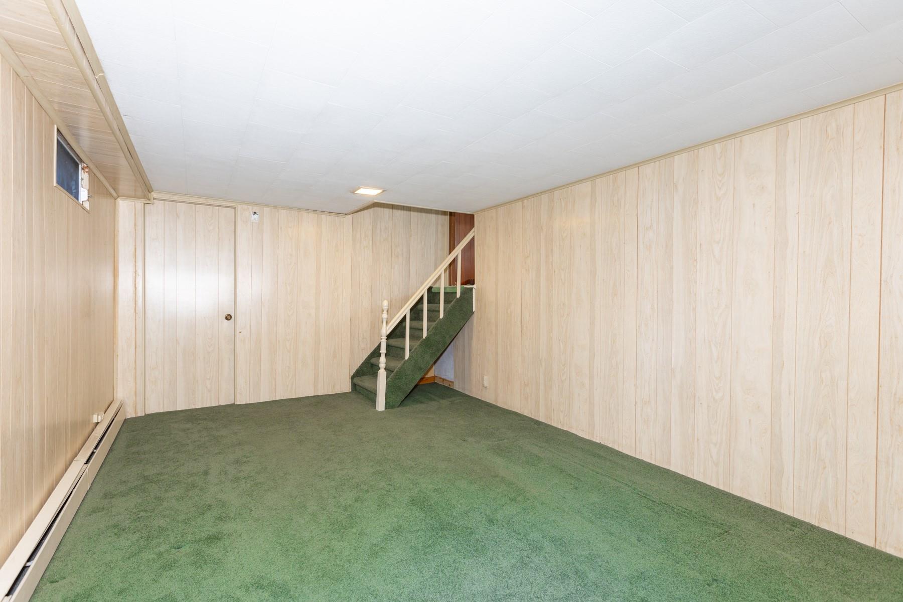 8 Flower Hill Lane, Bay Shore, New York image 14