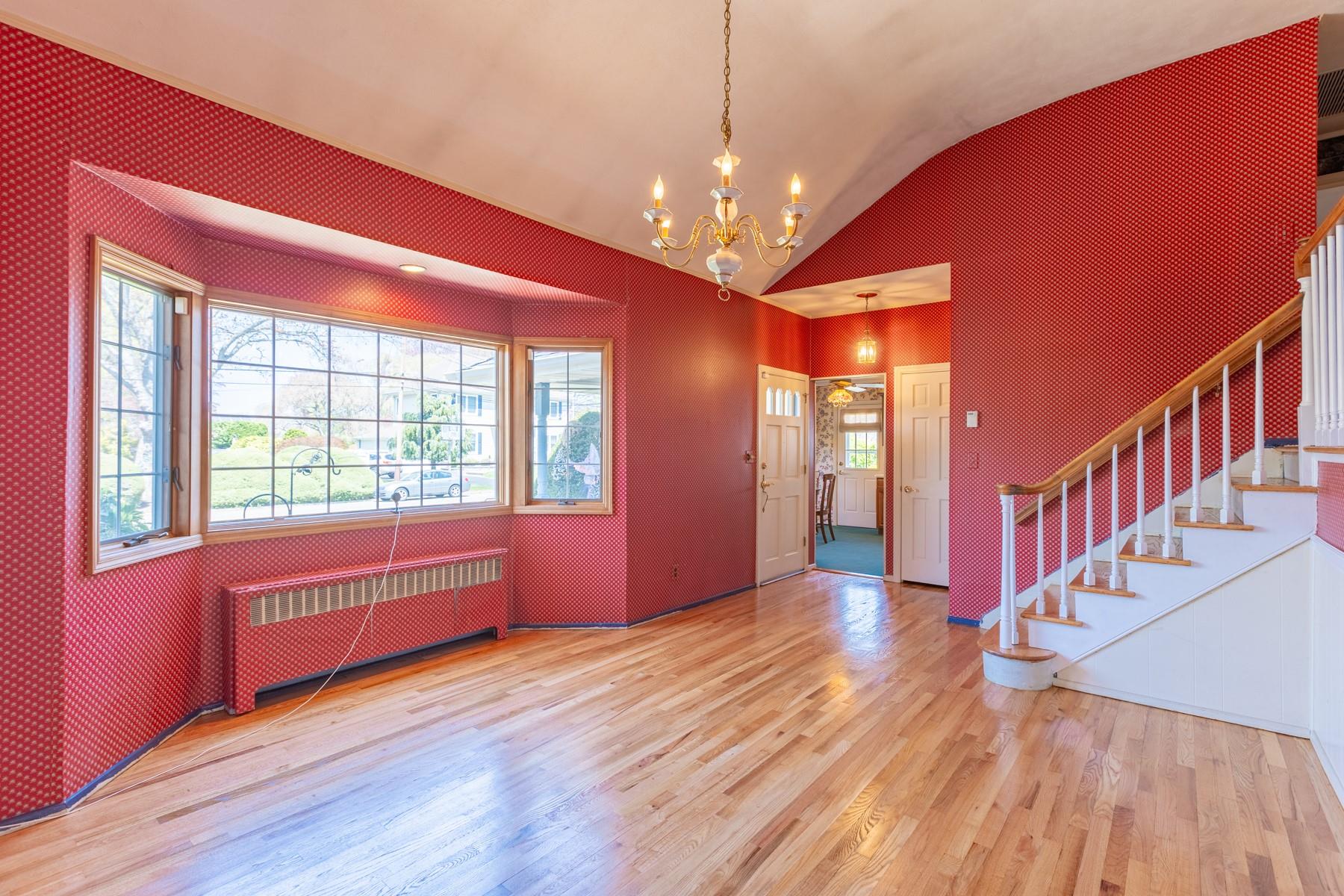 8 Flower Hill Lane